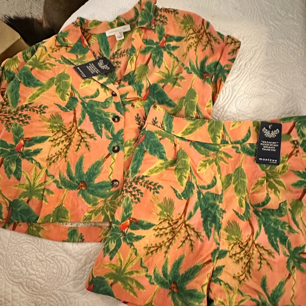 Monteau Coral and Green Leaf Pattern Matching Set